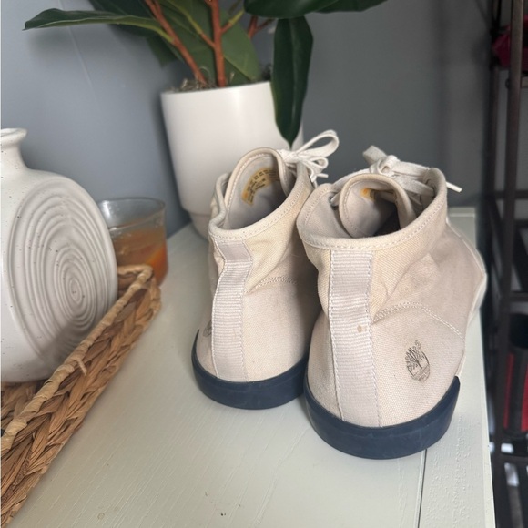 Timberland White and Brown Sneakers with Classic Design - Picture 9 of 9